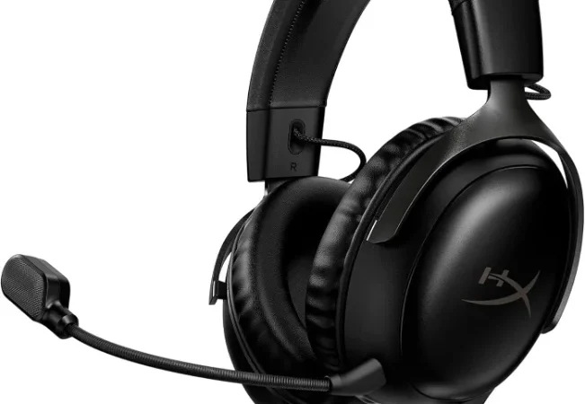 Wireless vs Wired Gaming Headset: HyperX Cloud III